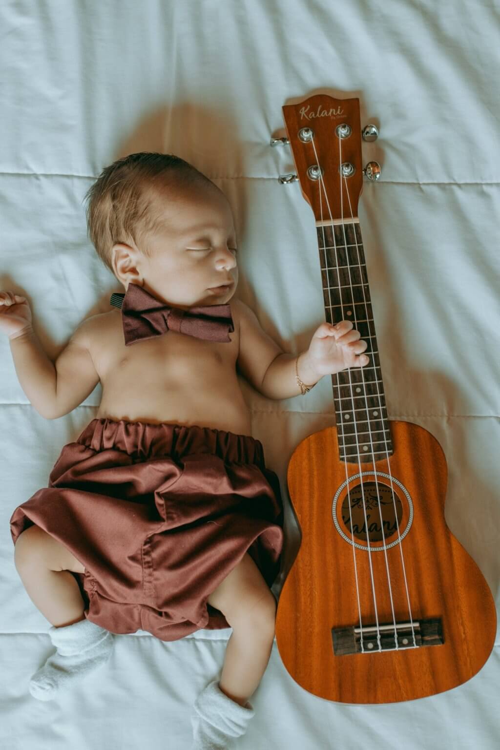 This blog discusses the differences between recorded vs live music therapy by a music therapist for premature babies.